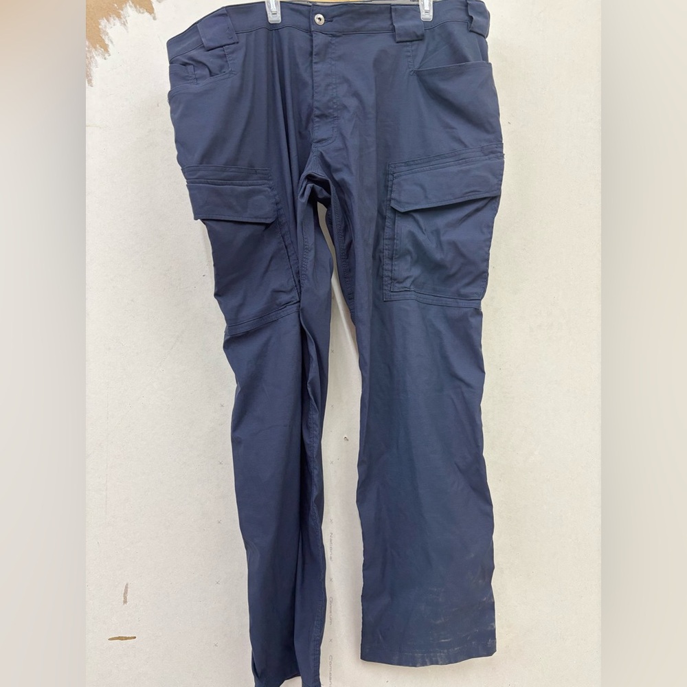 Duluth flex dry on the fly Men's Navy Cargo Pants 44X34!(measure 48”)